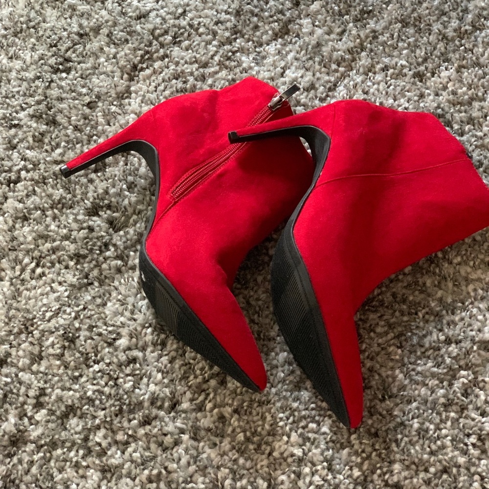 Red Pointy Toe Heels-11